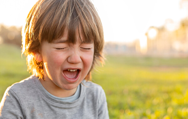 Conhecendo um pouco mais sobre os sintomas mais comuns de autismo - Aborrecimento com mudanças na rotina